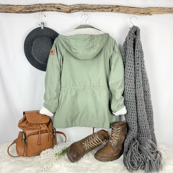 COLUMBIA Cotton Blend Spring/Fall Jacket Sage Green with Brown Leather Detail - Picture 2 of 16